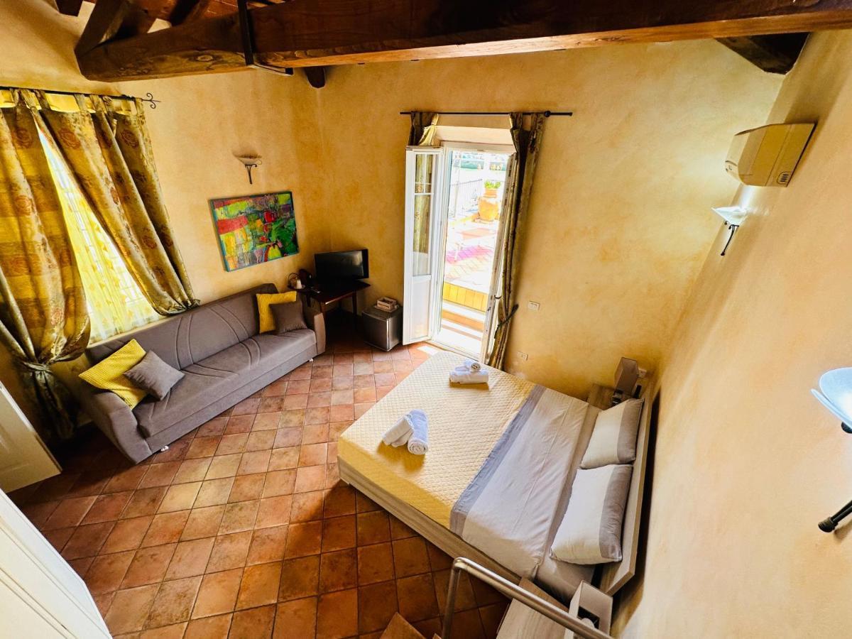 Ferienwohnung Relax Clementina Fiumicino Exterior foto